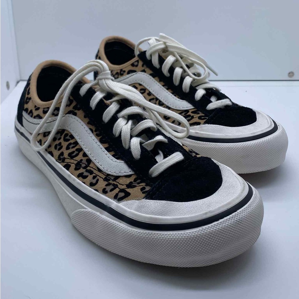 Vans Leopard Print Unisex Lace-Up Sneakers Size Women’s 5 / Men’s 3.5